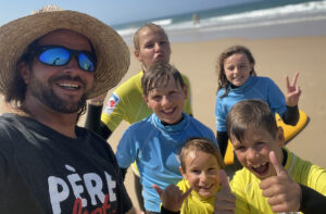 Jérémie Pyla Surf école surf cours surf stage surf leçon surf arcachon Buch Pyla bordeaux level up surf coucou les enfants