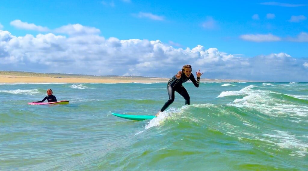 ECOLE SURF LABEL 2025 ARCACHON GIRONDE PYLA SURF SCHOOL BEST SCHOOL AWARDS 2025